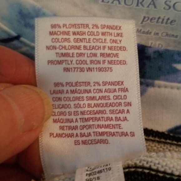 Casual Dress with a hood & pockets - Picture 5 of 6